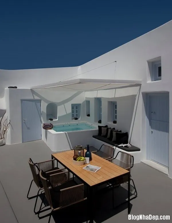 Ngôi nhà mang sắc trắng tinh khôi tại Santorini, Hy Lạp