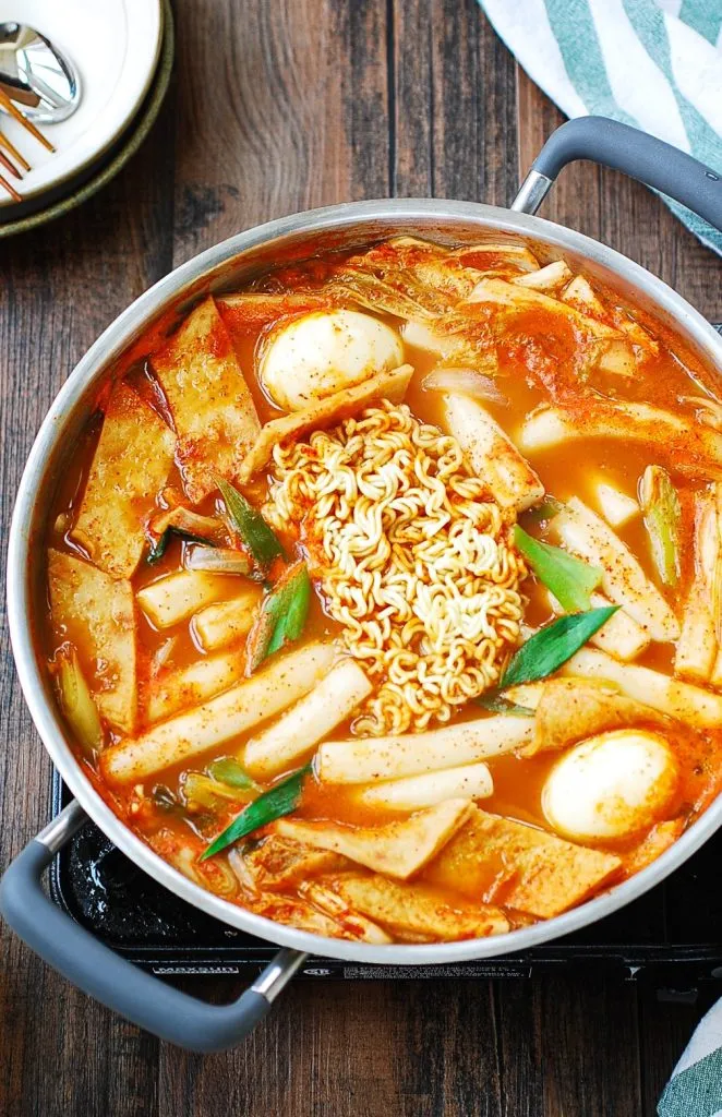 10 Cách làm Tokbokki (bánh gạo Hàn Quốc) ngon, đơn giản tại nhà