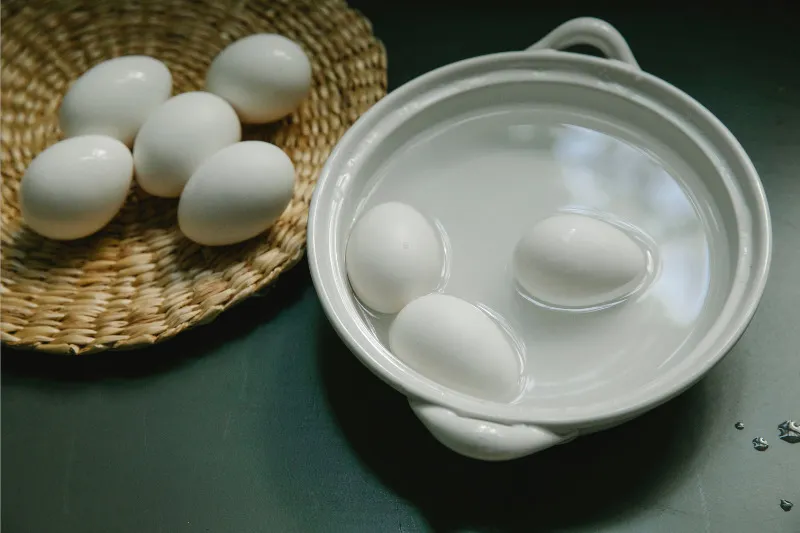 11 Cách luộc trứng lòng đào thơm ngon, béo ngậy, dễ làm tại nhà