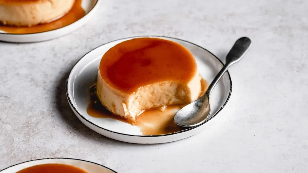 2 Cách làm bánh Flan sữa đặc ngon, mềm mịn tại nhà