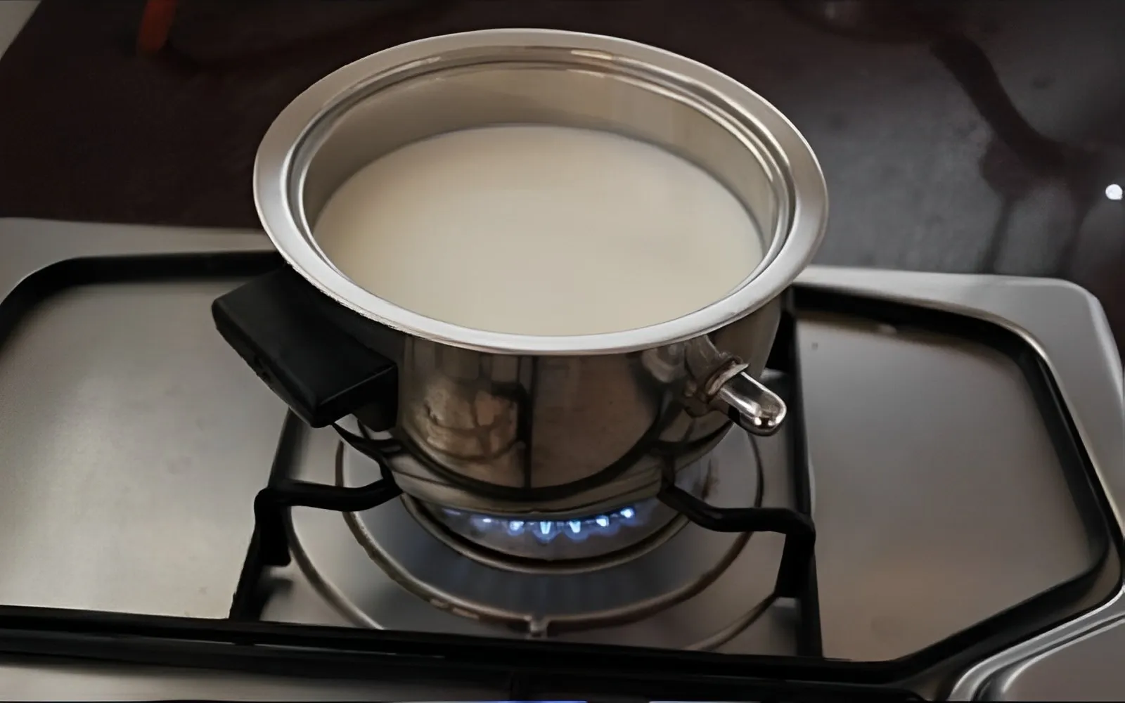 5 Cách làm kem dừa ngon, mát lạnh, đơn giản tại nhà