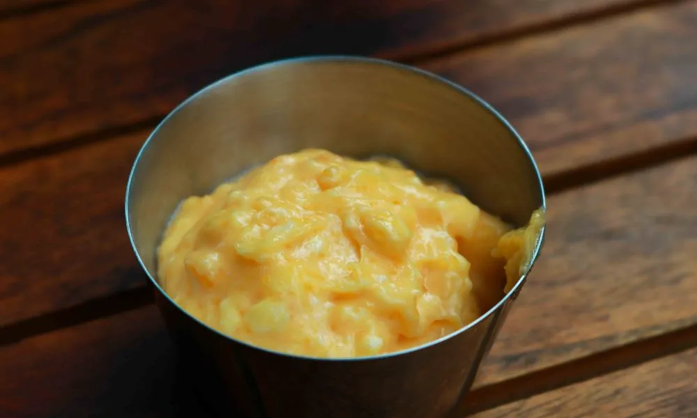 5 Cách làm sốt trứng muối thơm ngon cho các món hải sản, món bánh