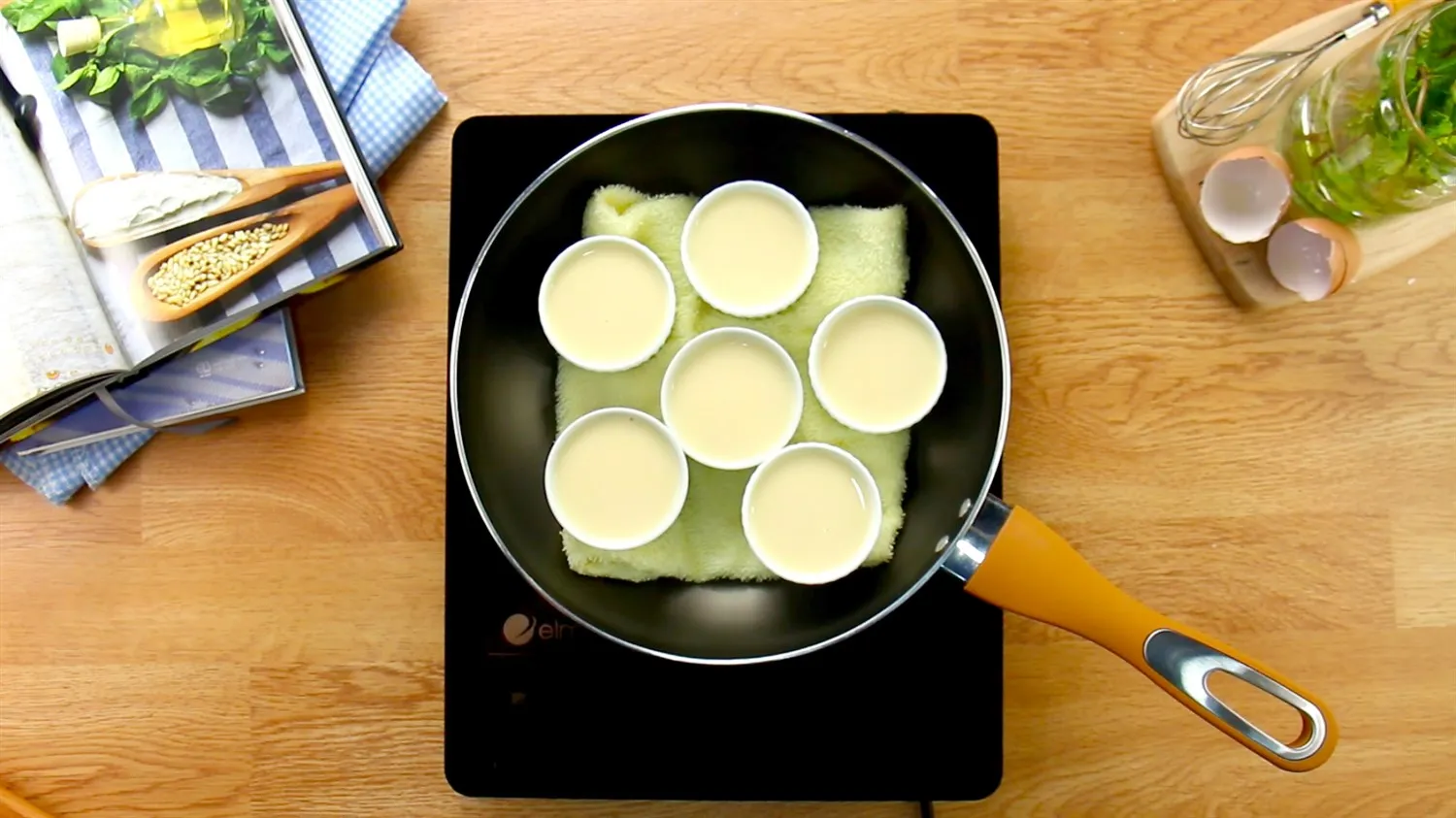 Cách làm bánh Flan sữa tươi thơm ngon, đơn giản tại nhà