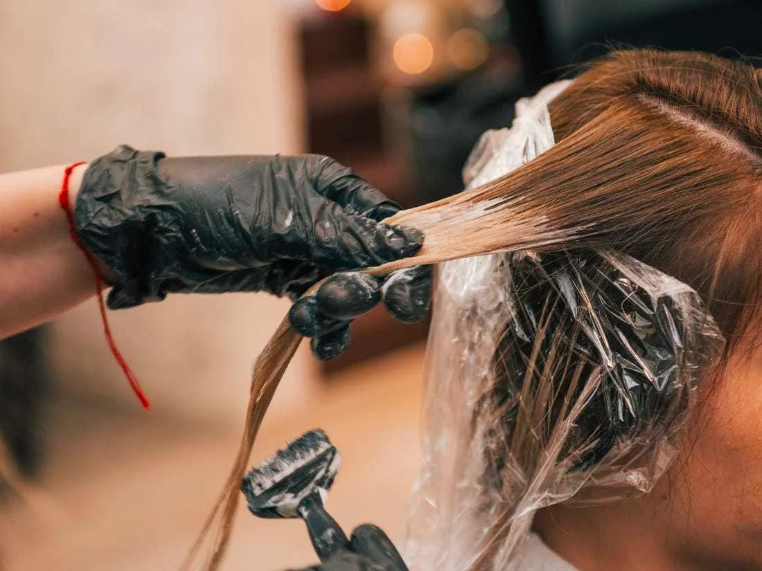 Điều cần biết về phương pháp duỗi tóc? Tác hại và quy trình thực hiện