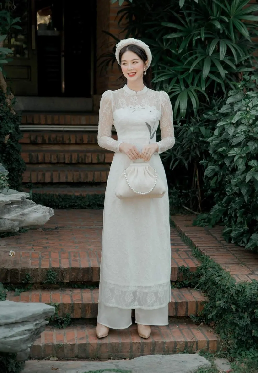 Kiểu tóc cô dâu mặc áo dài đơn giản cho ngày trọng đại