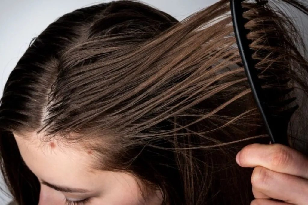 TOP 5 dầu gội cho tóc dầu loại bỏ tóc bết hiệu quả, ngay tại nhà